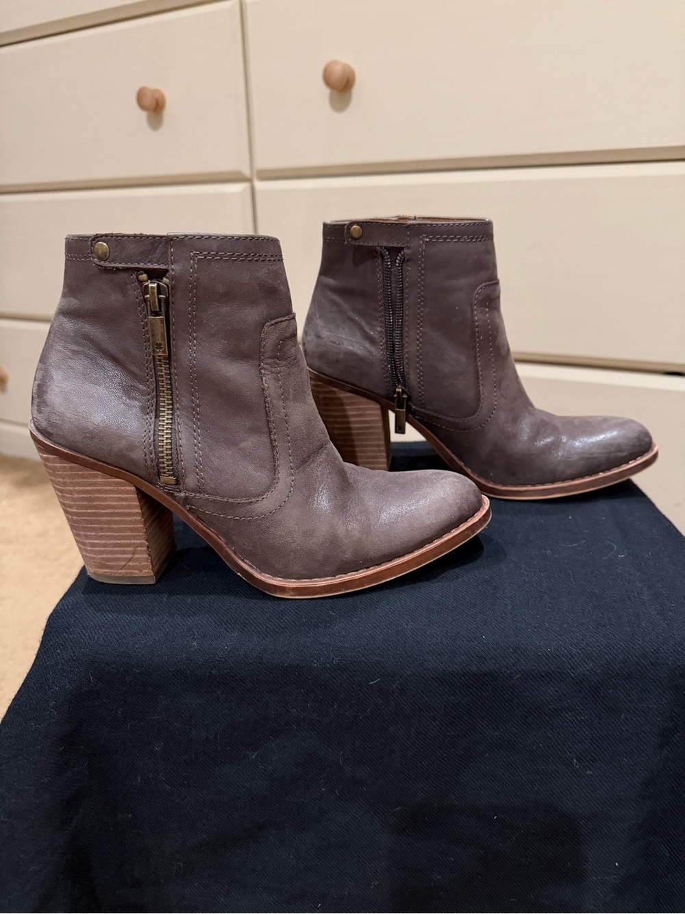 Lucky Brand Eugina Heeled Ankle Boots — Size 6.5